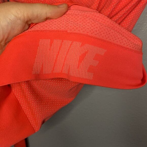 Nike Funnel Neck Neon Coral Stretch Running Pullover Size Small - Picture 11 of 13